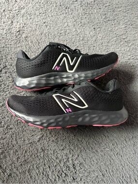 New Balance 520 V8 women's running shoes black/pink size women 12 or men 10.5
